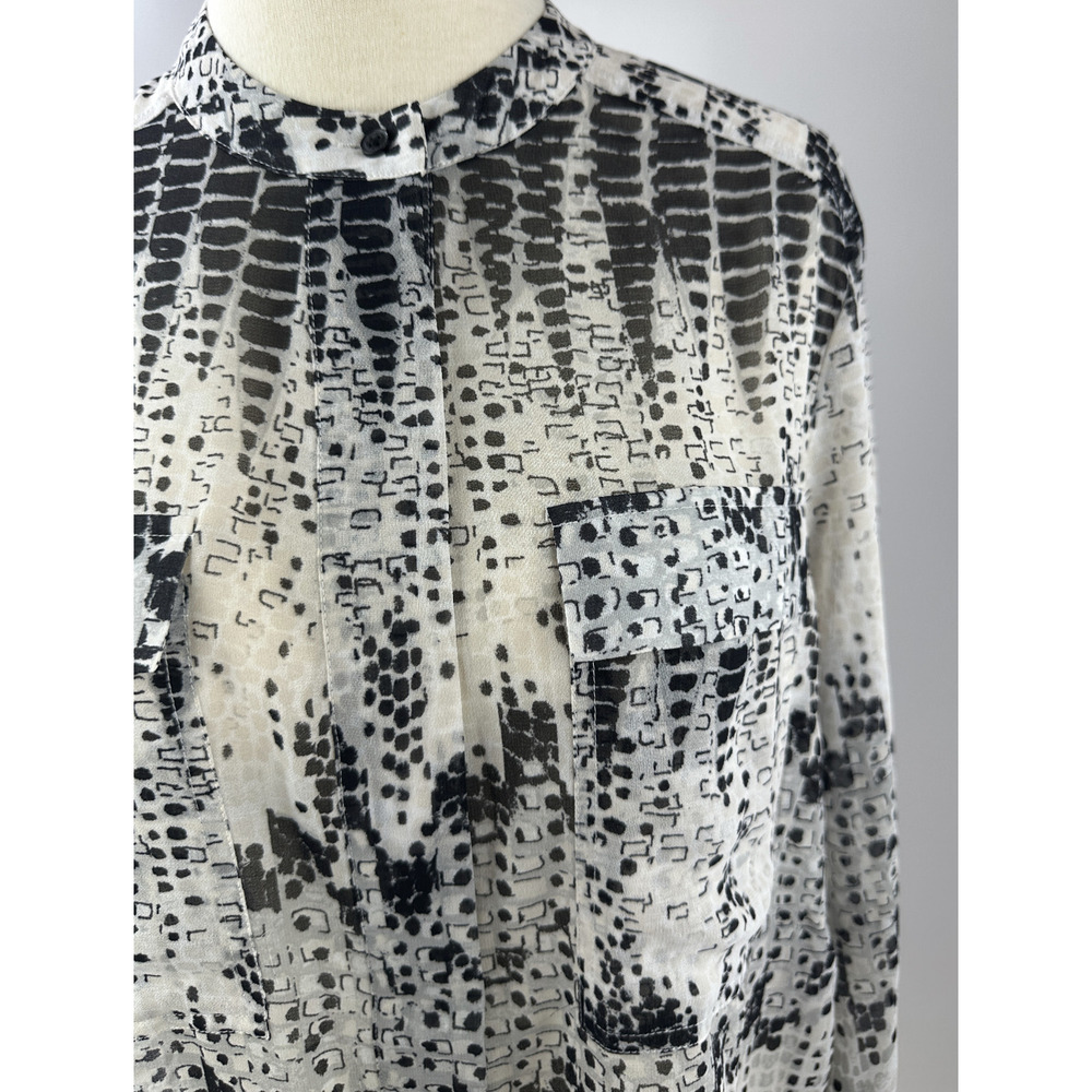 NWT White House Black Market Long Sleeve Soft Shirt Abstract Reptile WHBM Small - Picture 6 of 16